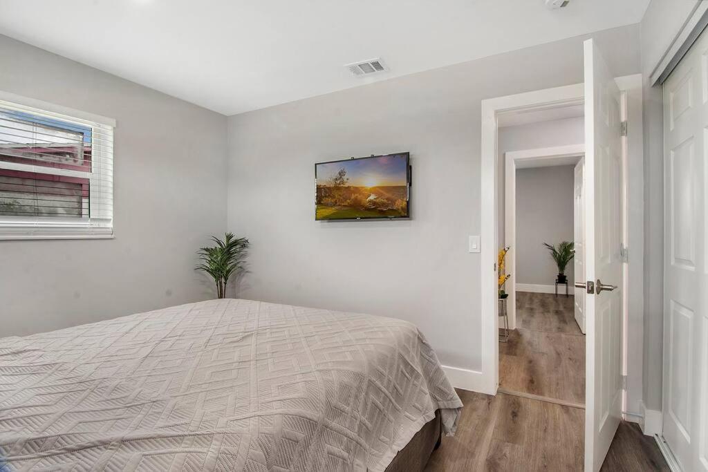 וסט פאלם ביץ' Modern Getaway Near The Beach With Room For A Boat מראה חיצוני תמונה
